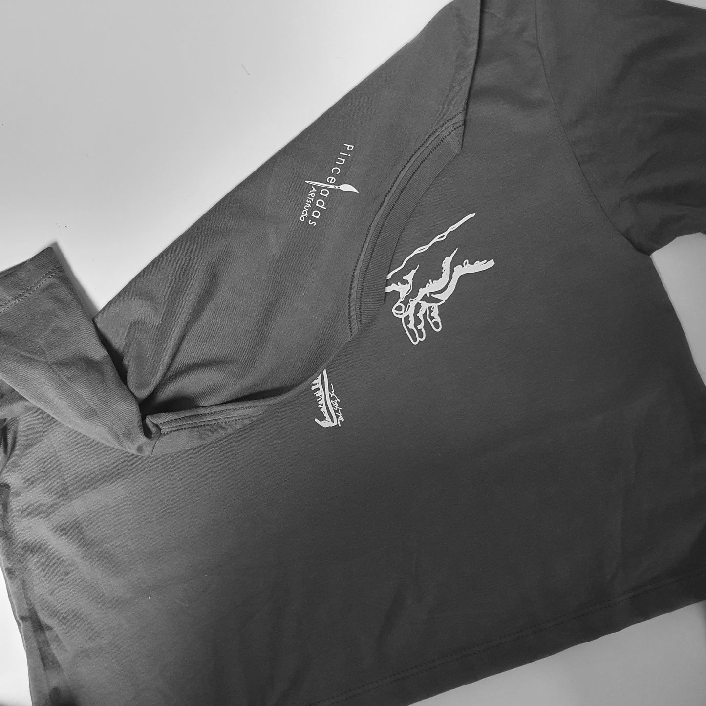 Crop Top Gray “The Perfect creation” por artista Brenda Vigil